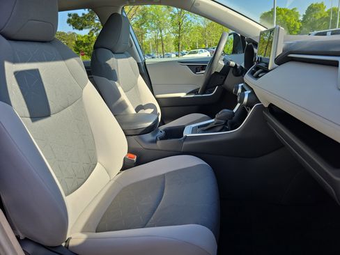 Used 2023 Toyota RAV4 XLE w/ Convenience Package image 10