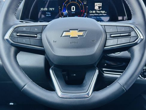 Used 2025 Chevrolet Equinox LT FWD image 18