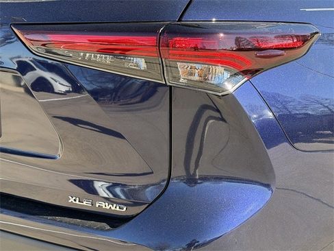 New 2026 Toyota Highlander XLE image 7