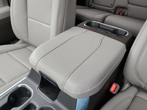 New 2026 GMC Sierra 1500 SLT image 32