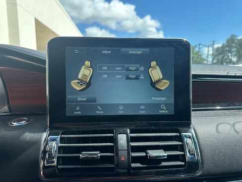 Used 2021 Lincoln Navigator Reserve w/ Luxury Package AWD/4WD image 15