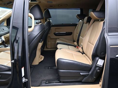 Used 2016 Kia Sedona EX FWD image 25