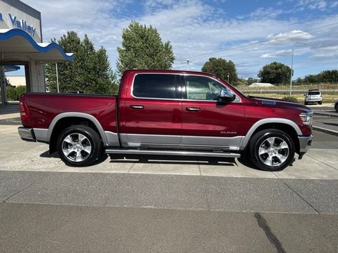 Used 2021 RAM 1500 Laramie AWD/4WD image 3
