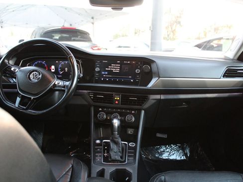 Used 2019 Volkswagen Jetta SEL Premium FWD image 13