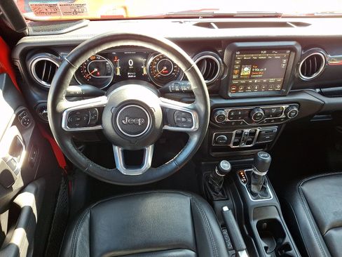 Used 2022 Jeep Wrangler Unlimited Sahara AWD/4WD image 12