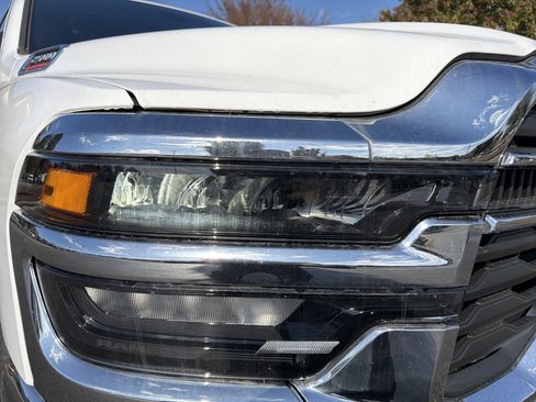 Used 2025 RAM 2500 Big Horn AWD/4WD image 5