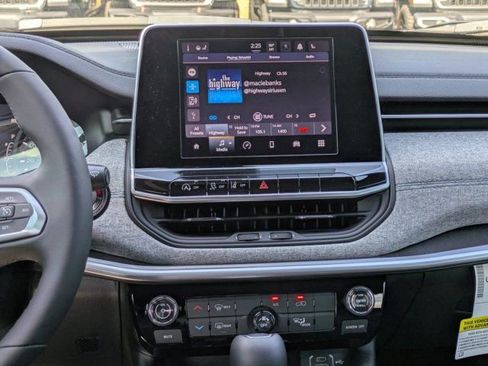 New 2026 Jeep Compass Latitude AWD/4WD image 16