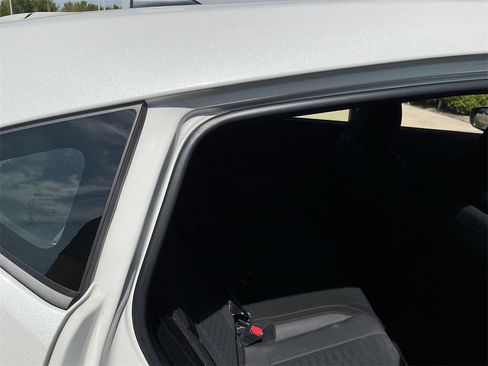 Used 2024 Subaru Impreza 2.0i Sport image 28