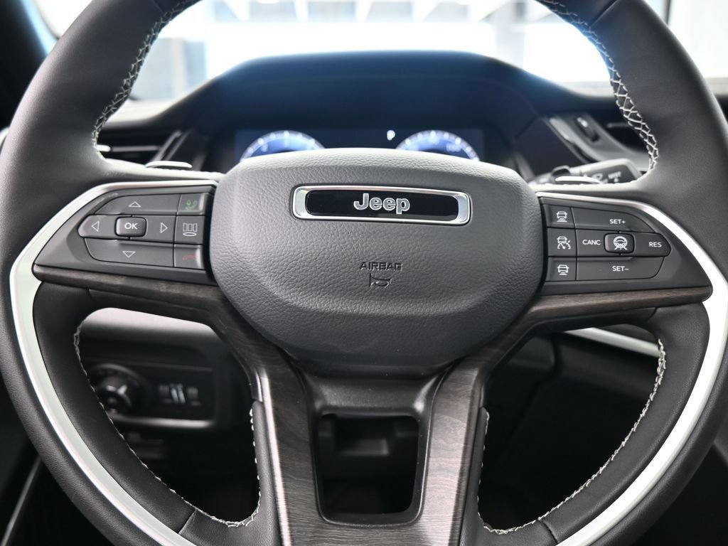 New 2026 Jeep Grand Cherokee L Limited RWD image 24