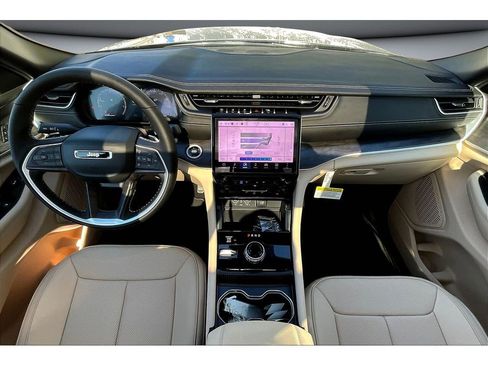 New 2025 Jeep Grand Cherokee Limited w/ Luxury Tech Group II AWD/4WD image 6