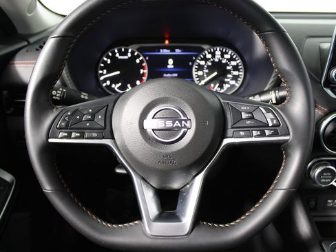 Used 2025 Nissan Sentra SR FWD image 10