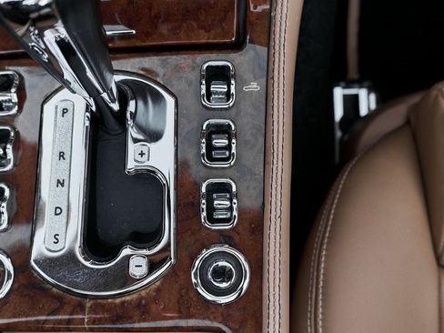 Used 2009 Bentley Azure image 56