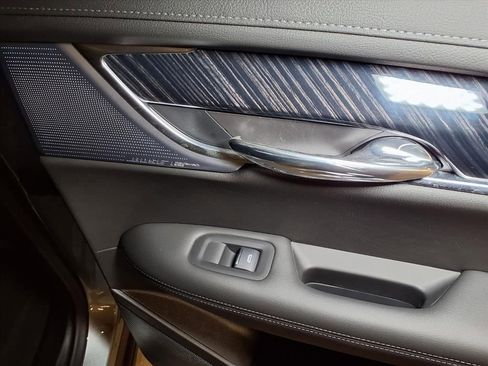 Certified 2025 Cadillac XT6 Premium Luxury image 21