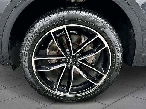 Used 2021 Audi Q5 Prestige w/ Prestige Package image 11