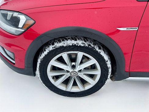 Used 2018 Volkswagen Golf Alltrack S image 31