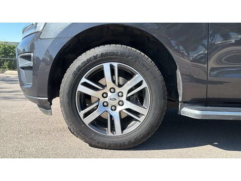 Used 2023 Ford Expedition Max Limited RWD image 12