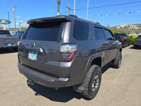 Used 2019 Toyota 4Runner SR5 Premium AWD/4WD image 5