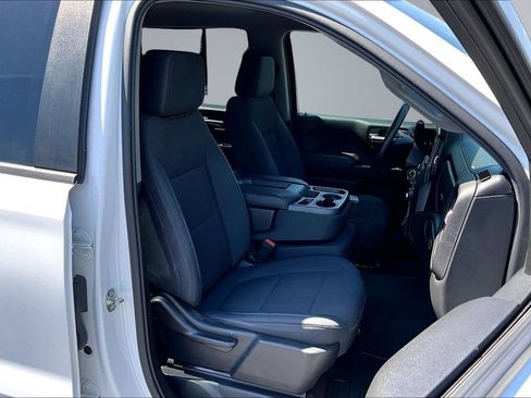 Used 2019 Chevrolet Silverado 1500 Custom Trail Boss AWD/4WD image 16