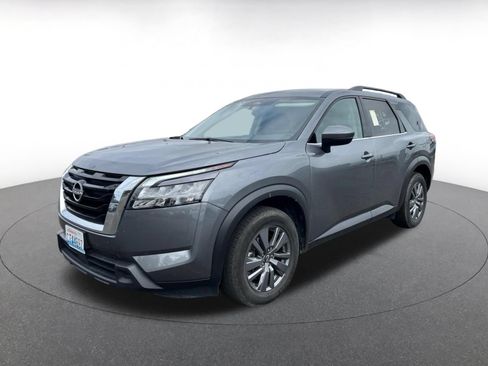 Used 2025 Nissan Pathfinder SV AWD/4WD image 3