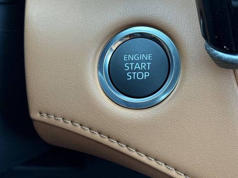 New 2025 Toyota Highlander Platinum image 26