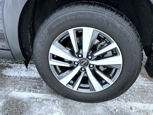 Used 2024 Nissan Pathfinder SL image 23