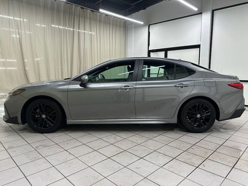 Used 2025 Toyota Camry SE image 10