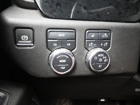 Used 2025 GMC Sierra 1500 SLT image 20