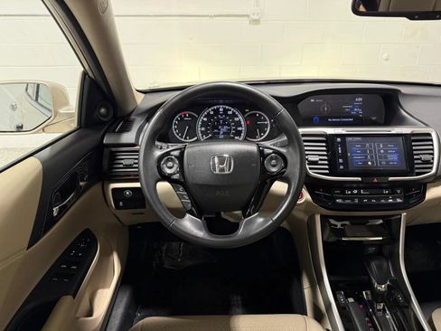 Used 2017 Honda Accord EX-L image 25