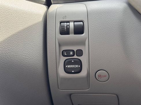 Used 2011 Subaru Forester 2.5X Premium AWD/4WD image 35