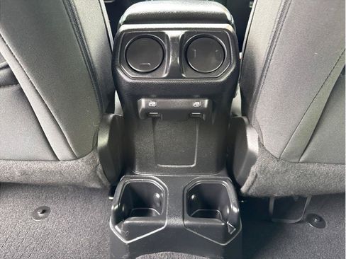 Used 2018 Jeep Wrangler Unlimited Sport S AWD/4WD image 39