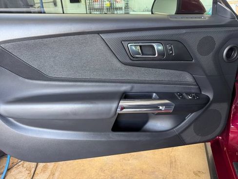 Used 2025 Ford Mustang Coupe RWD image 4