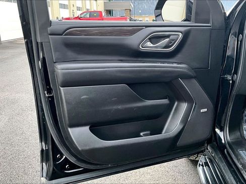 Used 2024 Chevrolet Suburban LT image 23