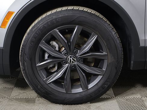 Used 2022 Volkswagen Tiguan SE image 20