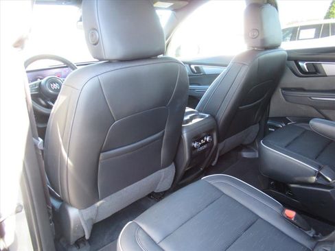 Used 2025 Buick Enclave Sport Touring AWD/4WD image 16