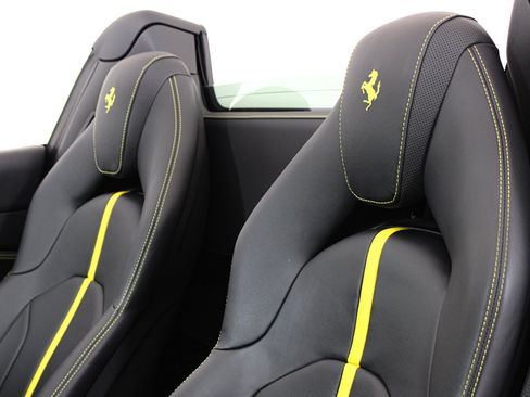 Used 2022 Ferrari F8 Tributo RWD image 42