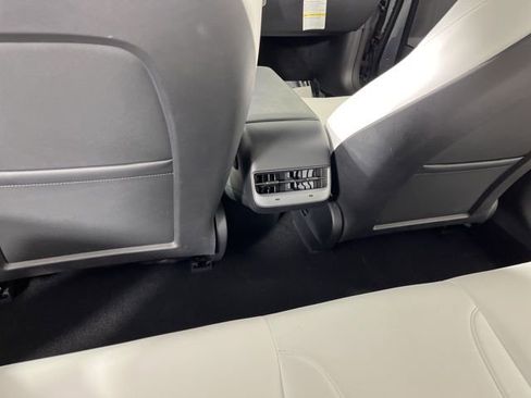 Used 2023 Tesla Model 3 Standard Range image 41