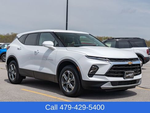 Used 2025 Chevrolet Blazer LT AWD/4WD image 8
