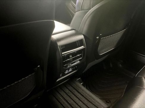 Used 2024 Jeep Grand Cherokee Limited image 28