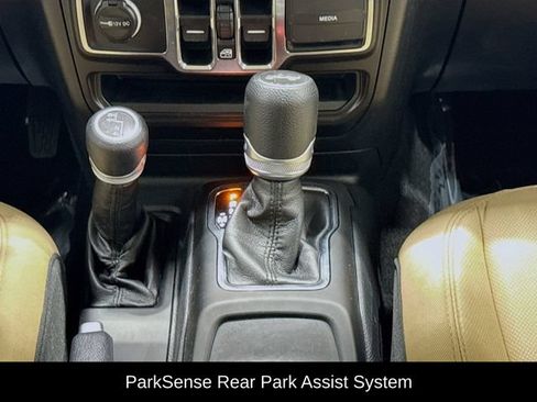 Used 2021 Jeep Wrangler Unlimited Sport AWD/4WD image 22