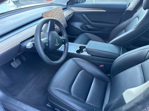 Used 2023 Tesla Model 3 Standard Range image 19