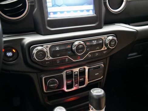 Used 2020 Jeep Wrangler Unlimited Sahara w/ Safety Group AWD/4WD image 21