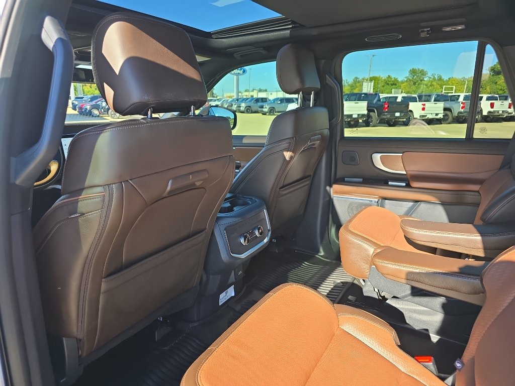 Used 2025 Ford Expedition King Ranch AWD/4WD image 9
