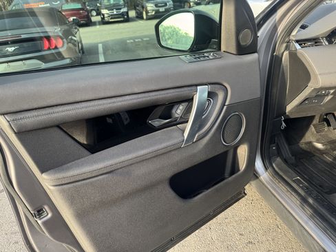 Used 2021 Land Rover Discovery Sport S image 8