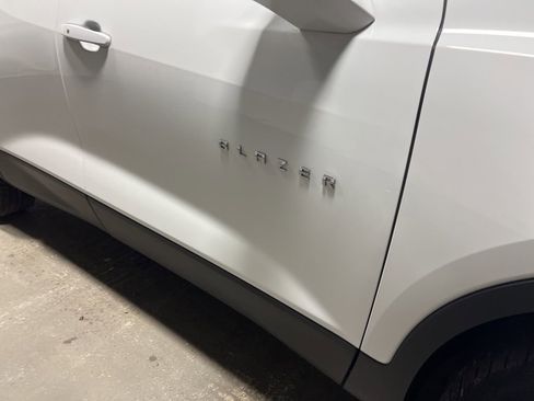 Used 2025 Chevrolet Blazer LT AWD/4WD image 9