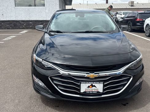 Used 2024 Chevrolet Malibu LT FWD image 2