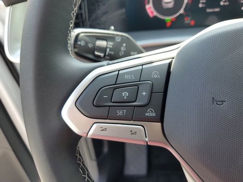 New 2026 Volkswagen Tiguan SE FWD image 26