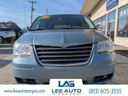 Used 2010 Chrysler Town & Country Touring FWD image 2
