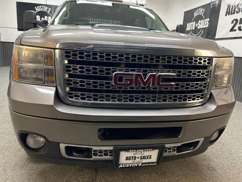 Used 2014 GMC Sierra 3500 Denali AWD/4WD image 2