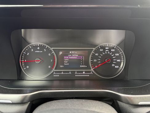 Used 2022 Kia Sorento LX image 11