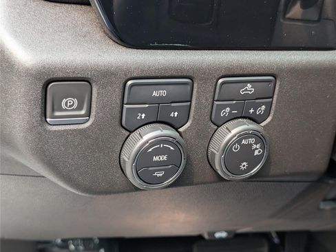 Used 2023 Chevrolet Silverado 1500 LT AWD/4WD image 20